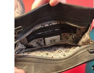 🌟 Authentic Min & Mon Black Leather Crossbody Bag 🌟